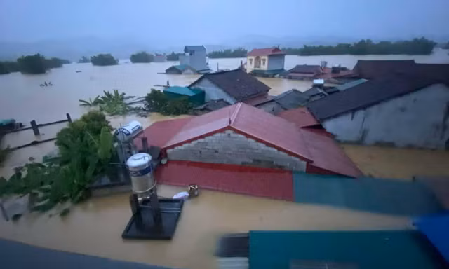 Lạng Sơn: Nước sông Kỳ Cùng dâng cao, khu dân cư ở Thất Khê ngập tận mái nhà