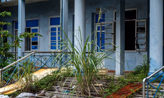 Cảnh hoang tàn đại bản doanh CLB bóng đá Than Quảng Ninh