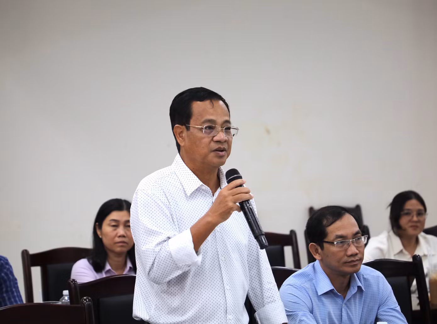 Ông Nguyễn Văn Hôn - Phó Giám đốc Sở Xây dựng tỉnh An Giang thông tin về hướng xử lý các vấn đề về nhà ở xã hội trên địa bàn được thanh tra chỉ ra. Ảnh: Nhật Huy