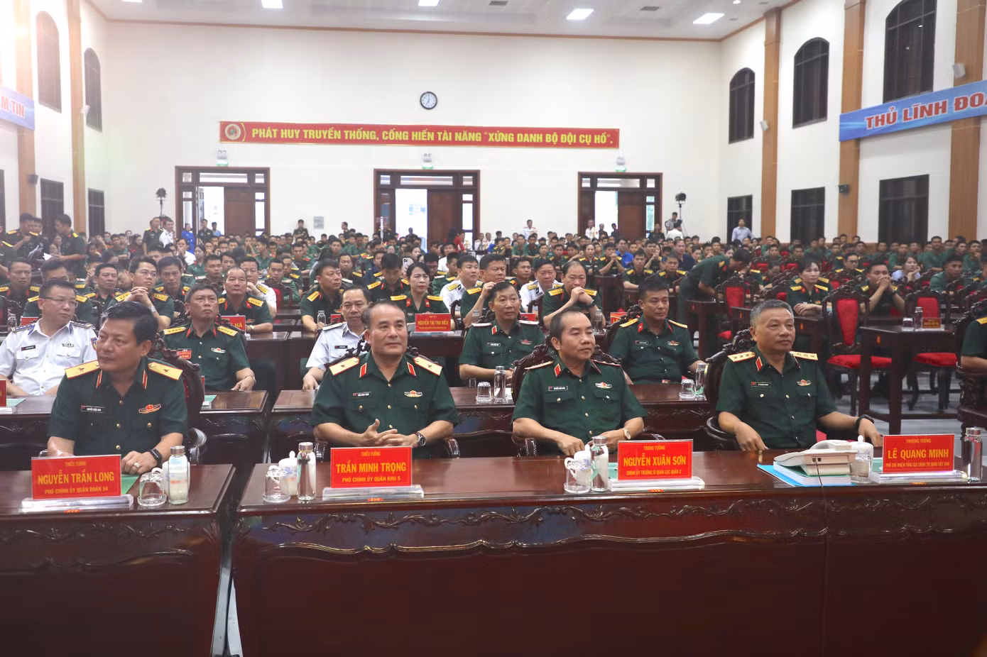 huy14267.jpg