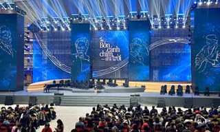 Nhạc sĩ Vũ Quang Trung nói lý do ngừng diễn show 'về đây bốn cánh chim trời' 