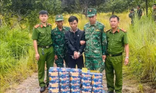 Tóm gọn hai đối tượng chở pháo lậu qua biên giới