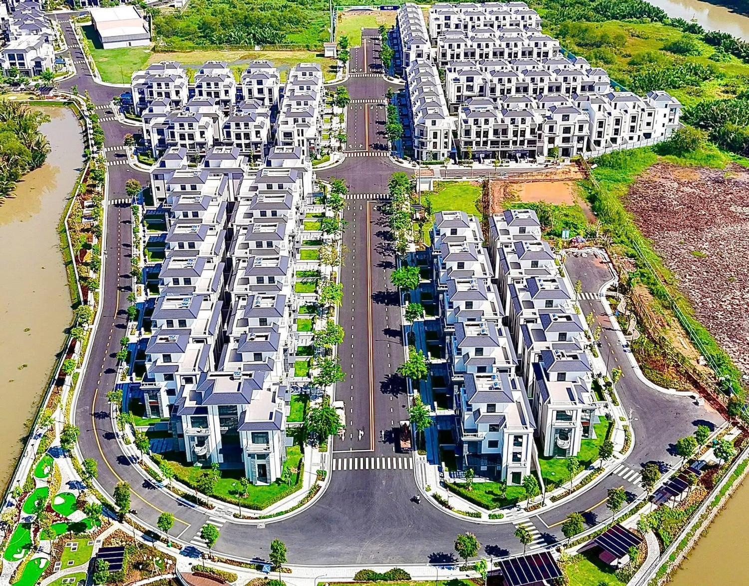 Khu Đông TPHCM hơn 1 tỷ đồng/m2 nhà liền thổ