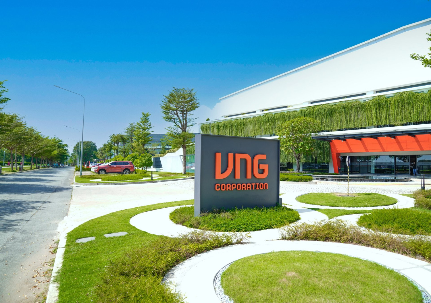 Đằng sau việc các 'ông lớn' lãi đậm