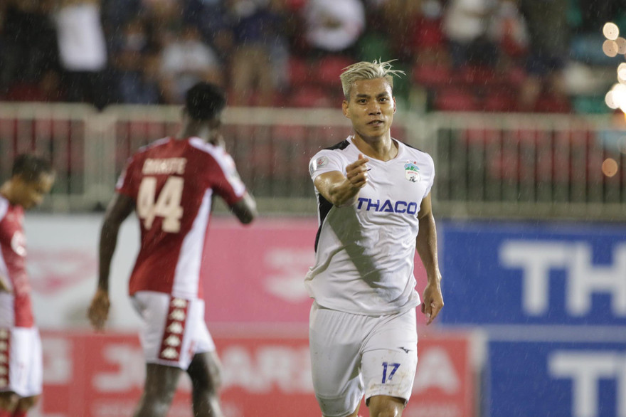 HAGL vào nhóm tranh ngôi vô địch V-League sau chiến thắng đậm 5-2 Tp Hồ Chí Minh (ảnh Hữu Phạm)