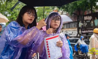 Bộ trưởng Giáo dục yêu cầu đảm bảo an toàn cho học sinh, sẵn sàng học trực tuyến
