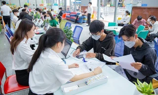 Trường đại học khát thí sinh