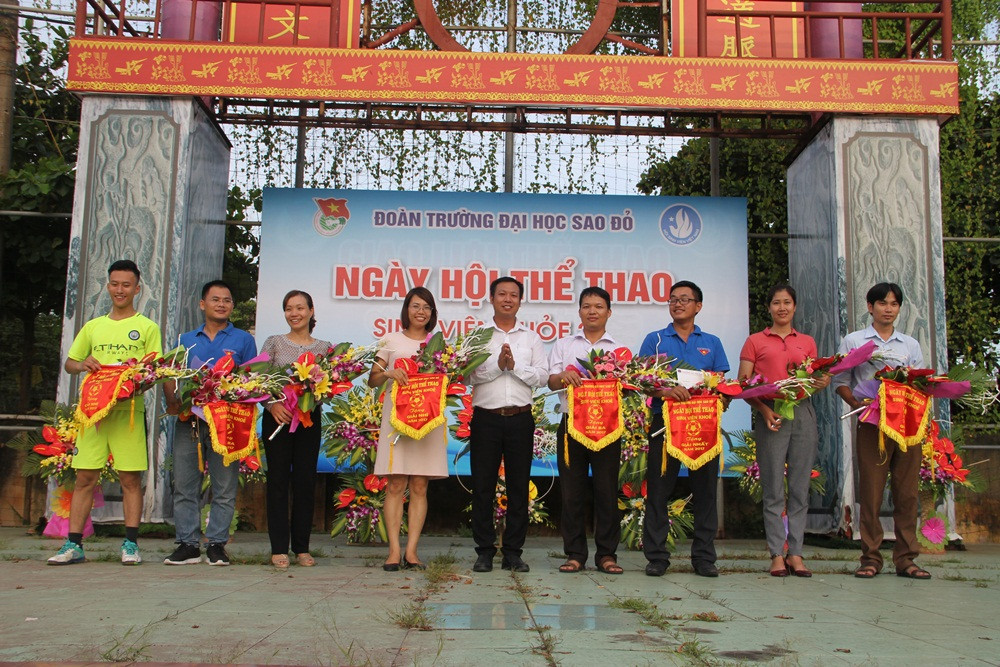 Tuổi trẻ ĐH Sao Đỏ sôi nổi ngày hội thể thao “Sinh viên khỏe”