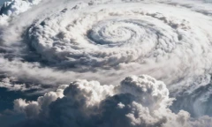 Diễn biến mới nhất về bão số 15 (KOTO): Khả năng 2 'kịch bản' xảy ra