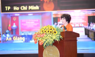 Anh hùng Lao động Thái Hương: Tăng trưởng hai con số phải được xây dựng trên nền tảng sức khỏe của nhân dân
