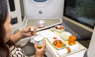 TH true MILK hiện diện trên Vietnam Airlines: Trải nghiệm thực đơn lành sạch giữa không trung