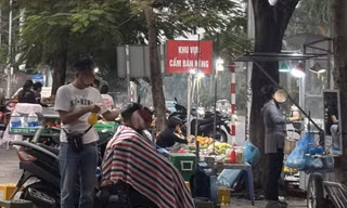 Hàng rong, chợ cóc đe dọa an toàn giao thông khu công nghiệp ở Phú Thọ 