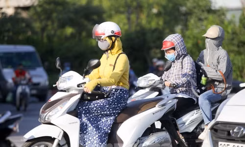 Miền Bắc tăng nhiệt, trời nóng như đổ lửa