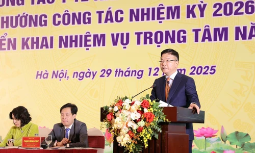 Phó Thủ tướng Lê Thành Long: Tháo gỡ nhiều ‘điểm nghẽn’ tạo đà phát triển cho ngành Y tế