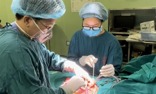 Điều trị ung thư vú: Bước chuyển từ cắt bỏ sang bảo tồn