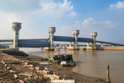 Thanh Hóa thúc đẩy đưa công trình cầu cống thủy lợi 'khủng' vào vận hành trước Tết