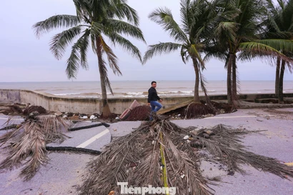 Bãi biển nổi tiếng Thanh Hóa ngổn ngang trước mùa du lịch 