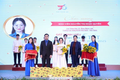 Sinh viên Nghệ An tỏa sáng với danh hiệu 5 tốt và Sao Tháng giêng