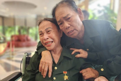 Nước mắt tri ân trong buổi tọa đàm ‘Thời hoa lửa’