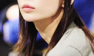 Thần tượng được yêu mến vẫn biểu diễn trước 14.000 chỗ ngồi trống