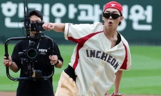 Choi Hyun Wook suýt làm bị thương một fan nhí, vội đưa ra lời xin lỗi