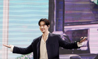 Lee Jun Ho 'hâm nóng' người hâm mộ trong lần đầu tiên đến Thượng Hải