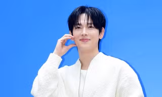 'Gã điên mắt ngây thơ xứ Hàn' về chung một nhà với Park Bo Gum và BLACKPINK, ra mắt album solo đầu tiên cùng với Kangta