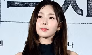 Chae Soo Bin khiến cộng đồng mạng xốn xang với hình ảnh nữ bác sĩ