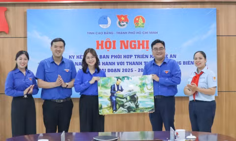 Thành Đoàn TP.HCM đồng hành cùng thanh thiếu nhi vùng biên giới tỉnh Cao Bằng 