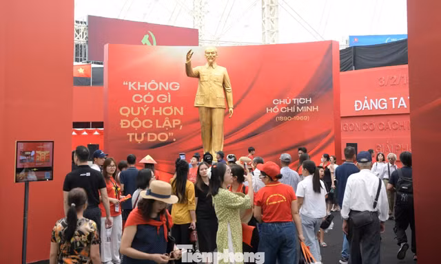 95 năm cờ Đảng soi đường
