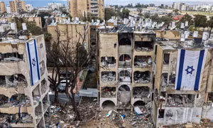 Sau một tháng giao tranh: Israel dọa 'leo thang', Iran gửi lời tới các nước láng giềng