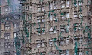 Vì sao đô thị hiện đại Hồng Kông (Trung Quốc) vẫn sử dụng giàn giáo tre trong xây dựng?