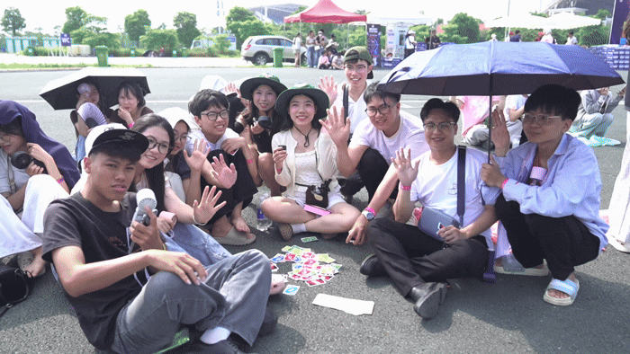 'Nắng bao nhiêu độ cũng không bằng sức nóng của concert Thanh xuân'