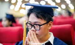 Toàn cảnh lễ vinh danh và trao học bổng Nâng bước thủ khoa 2025