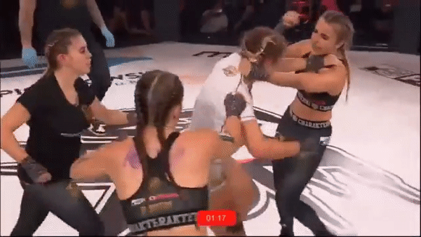 Giải MMA ‘điên rồ’ ở Ba Lan: 6 võ sỹ 'loạn đả' trong lồng bát giác