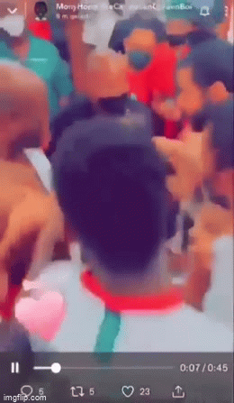 Phó tổng thống bị điều tra vì 'tự ý' đá giải chuyên nghiệp rồi... phát tiền cho đối thủ 