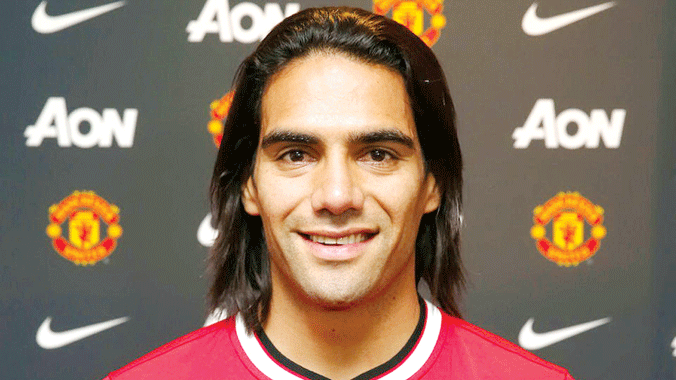 Falcao bất ngờ trở thành Quỷ đỏ. Ảnh: AP 