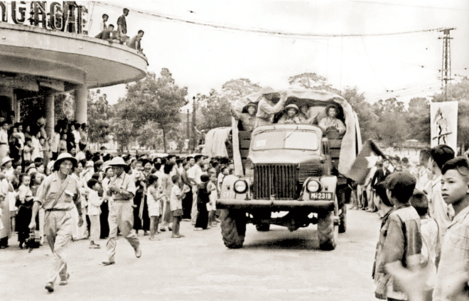 Tiếp quản Thủ đô: Biểu tượng khải hoàn của Hà Nội