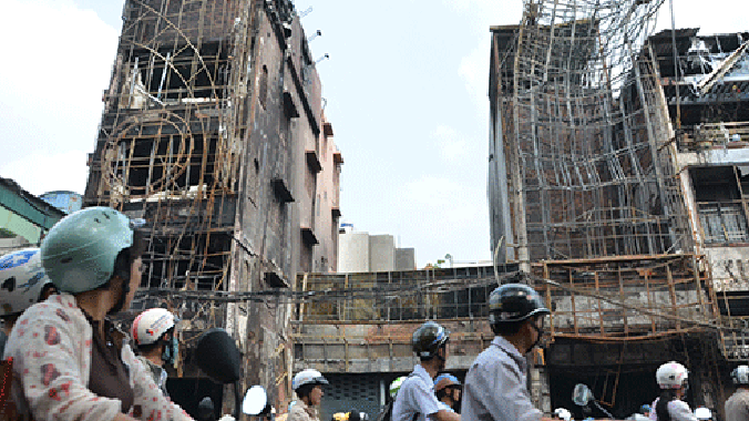 Hiện trường hoang tàn sau đám cháy.