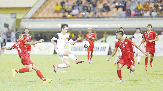 Tuy chưa có cơ hội để giành vinh quang đầu tiên nhưng U19 Việt Nam (áo trắng) đáng được hàng triệu người hâm mộ bóng đá Việt Nam mong chờ. Nguồn: VSI