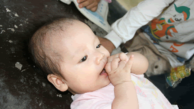 Bé Tùng Anh ngày ở chùa Bồ Đề 