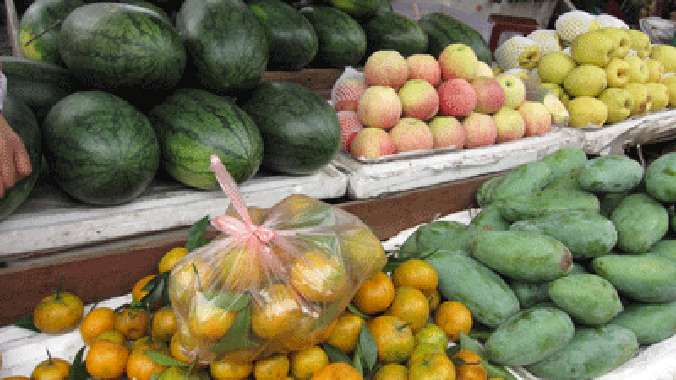 Nhiều loại trái cây Trung Quốc để trong môi trường tự nhiên vài tháng không hỏng. Ảnh: H.Hải