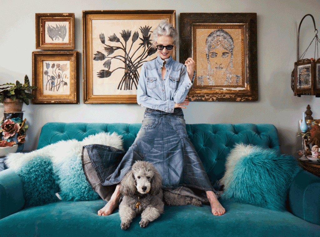 Gặp gỡ cụ bà sành điệu nhất thế giới: Không thể nào ra đường mà thiếu son môi! ảnh 4