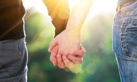 Để hàn gắn một ngàn vết thương