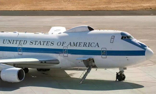 'Đột nhập' máy bay Ngày tận thế của Mỹ