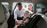 Người lái ô tô không được cho trẻ em dưới 10 tuổi ngồi cùng hàng ghế