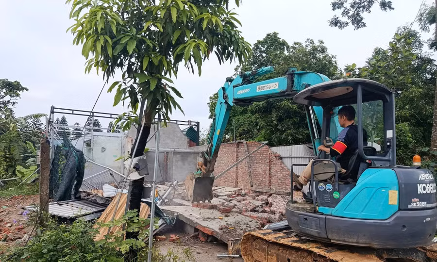 Hà Nội tổ chức cưỡng chế hàng chục công trình vi phạm 