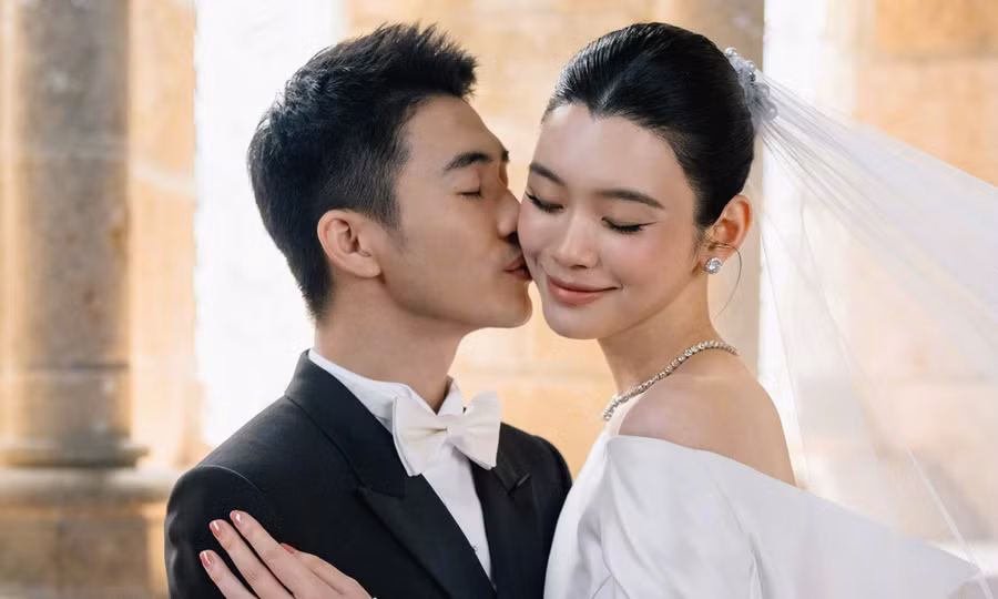 Hôn lễ cổ tích của siêu mẫu Hề Mộng Dao và thiếu gia sòng bạc