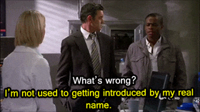 Tui không quen giới thiệu bằng tên khai sinh, có gì lạ không?