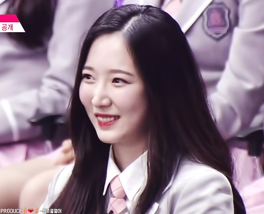 Từng đứng ở vị trí thứ 6 ở bảng xếp hạng nhan sắc nhưng Seo Hye Rim lại sớm bị loại khỏi Produce 101. Sau chương trình, cô hủy hợp đồng với công ty cũ. Từ đó Hye Rim cũng không có tin tức nào mới, gần như biến mất khỏi K-Pop.